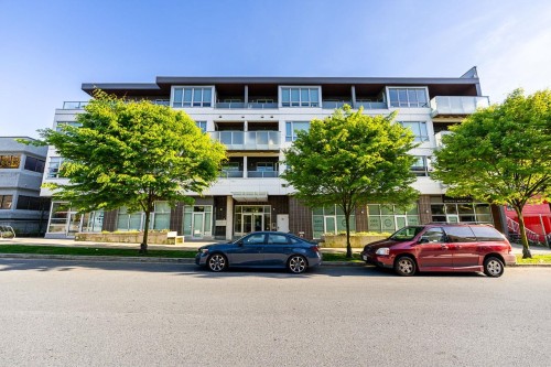 204-711 14th Street W North Vancouver, BC V7M 3E8