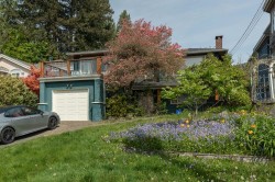 164 Carisbrooke Road E North Vancouver, BC V7N 1M9