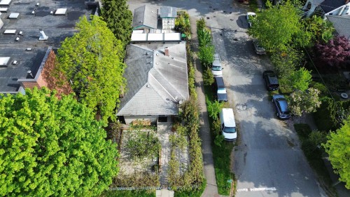 1385 7Th Avenue E, Vancouver, BC 