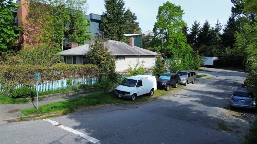 1385 7Th Avenue E, Vancouver, BC 