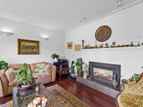 998 Fairway Drive, North Vancouver, BC 