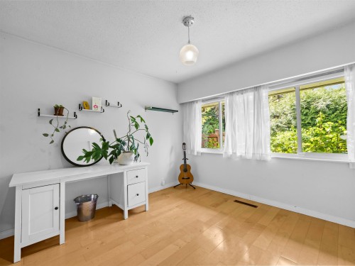 998 Fairway Drive, North Vancouver, BC 
