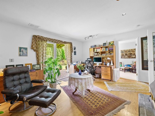 998 Fairway Drive, North Vancouver, BC 