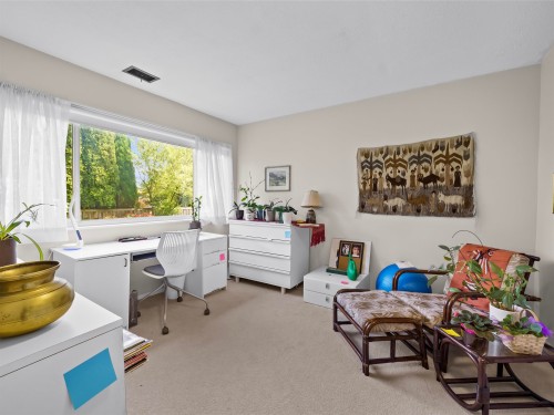 998 Fairway Drive, North Vancouver, BC 