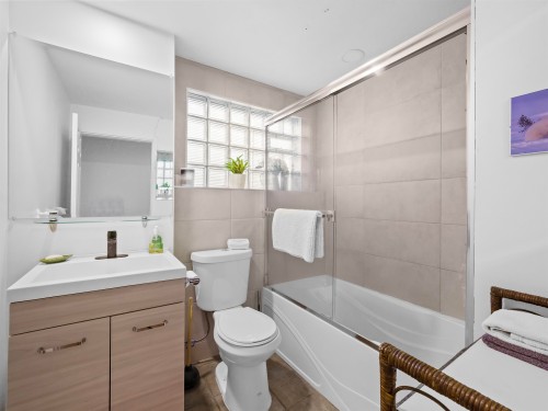 998 Fairway Drive, North Vancouver, BC 