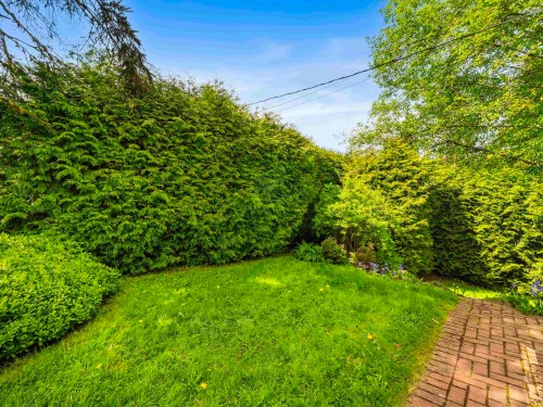 998 Fairway Drive, North Vancouver, BC 