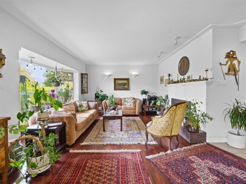 998 Fairway Drive, North Vancouver, BC 