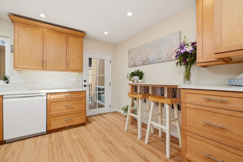 2563 Ashurst Avenue, Coquitlam, BC 