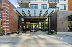 301-123 1st Street W North Vancouver, BC V7M 0E5