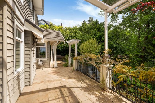1109 Highland Drive, West Vancouver, BC 