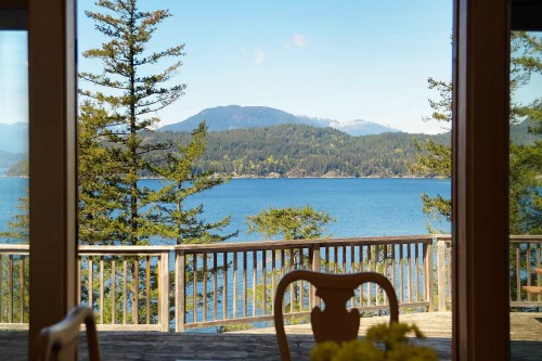 520 Smugglers Cove Road  Bowen Island, BC V0N 1G1