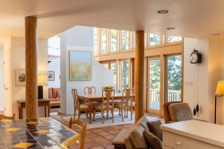 520 Smugglers Cove Road Bowen Island, BC V0N 1G1