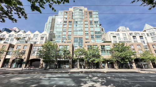 401-1159 Main Street  Vancouver, BC V6A 4B6