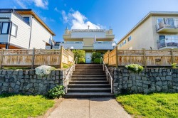 238 4th Street W North Vancouver, BC V7M 1H7