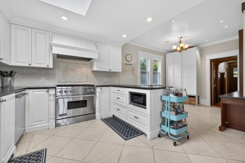 4195 15Th Avenue W, Vancouver, BC 