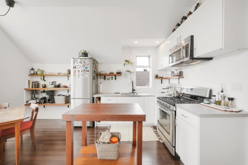 827 16Th Avenue E, Vancouver, BC 