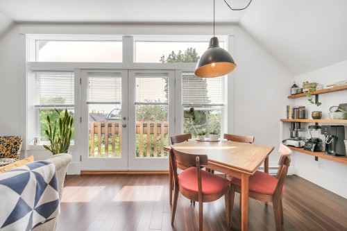 827 16Th Avenue E, Vancouver, BC 