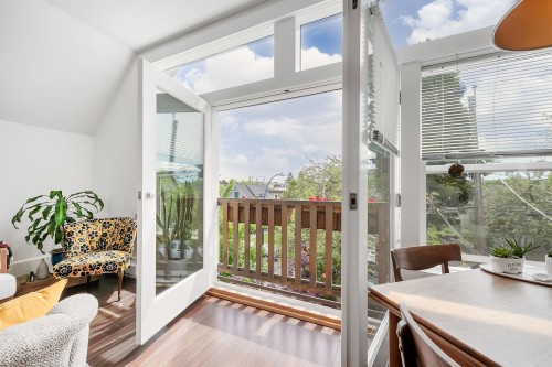 827 16Th Avenue E, Vancouver, BC 