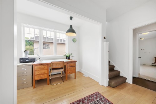 827 16Th Avenue E, Vancouver, BC 