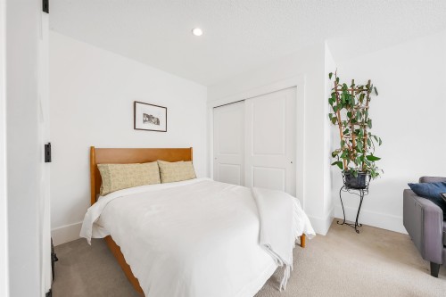 827 16Th Avenue E, Vancouver, BC 