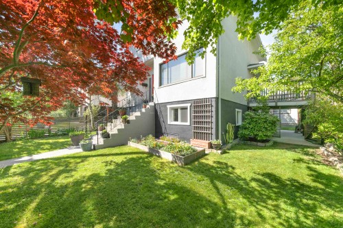 827 16Th Avenue E, Vancouver, BC 