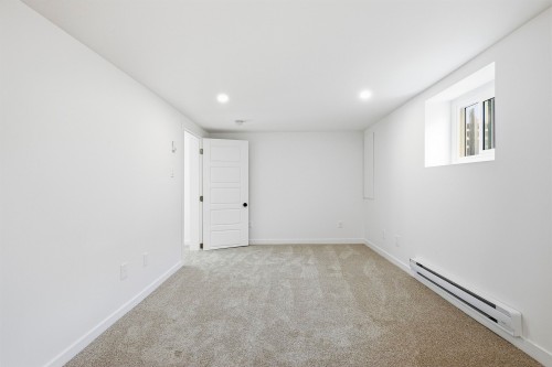 827 16Th Avenue E, Vancouver, BC 