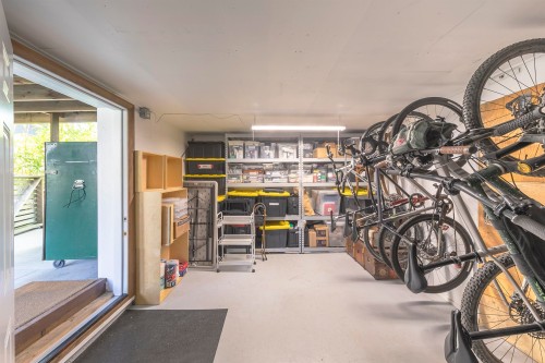 827 16Th Avenue E, Vancouver, BC 