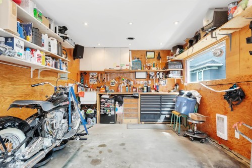 827 16Th Avenue E, Vancouver, BC 