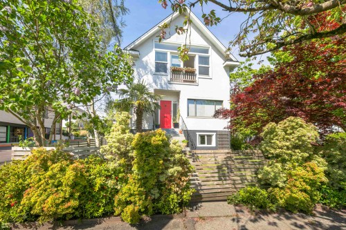 827 16Th Avenue E, Vancouver, BC 