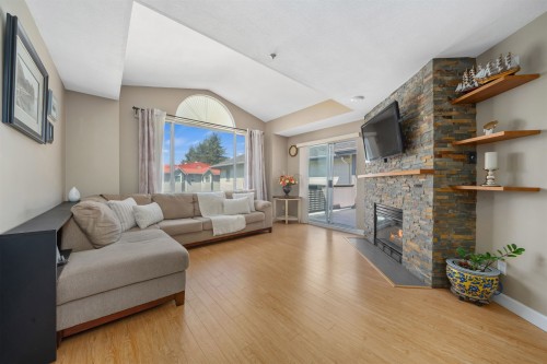 302-19121 Ford Road  Pitt Meadows, BC V3Y 2N2