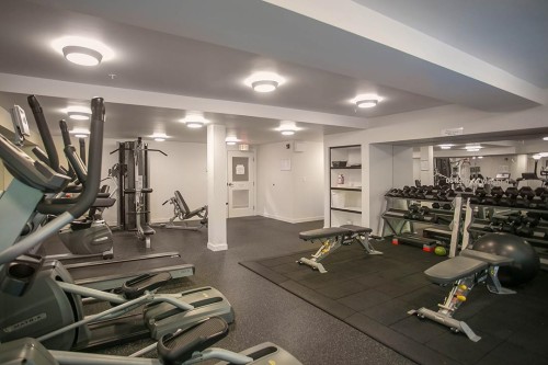 301-1673 Lloyd Avenue, North Vancouver, BC 