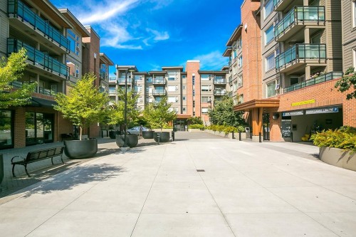 301-1673 Lloyd Avenue, North Vancouver, BC 