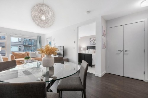 301-1673 Lloyd Avenue, North Vancouver, BC 