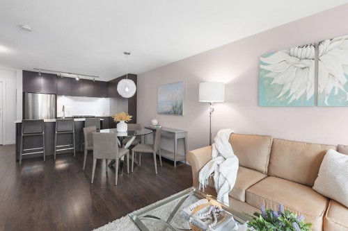 301-1673 Lloyd Avenue, North Vancouver, BC 