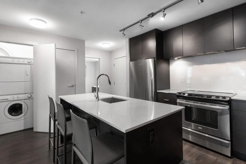 301-1673 Lloyd Avenue, North Vancouver, BC 