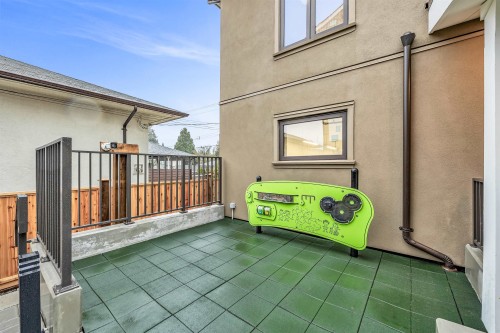 1010 52Nd Avenue W, Vancouver, BC 