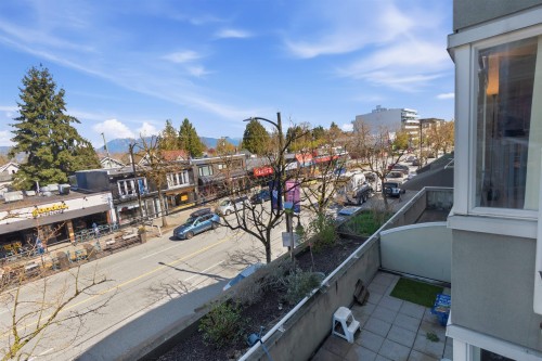 211-3250 Broadway W, Vancouver, BC 