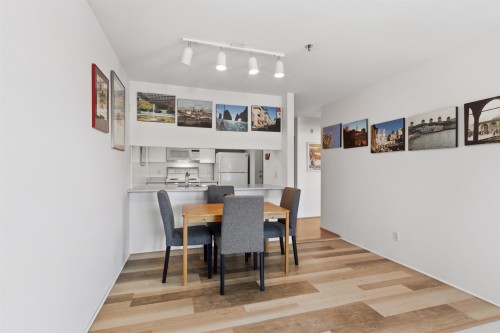 211-3250 Broadway W, Vancouver, BC 