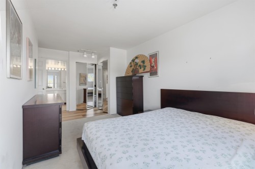211-3250 Broadway W, Vancouver, BC 