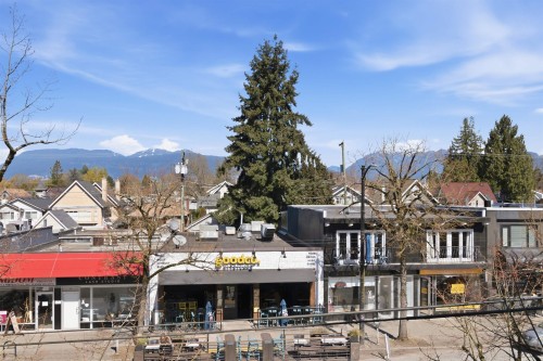 211-3250 Broadway W, Vancouver, BC 