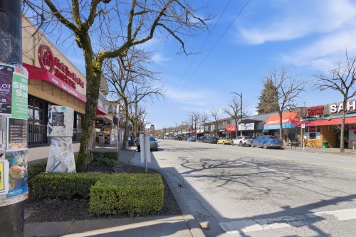 211-3250 Broadway W, Vancouver, BC 