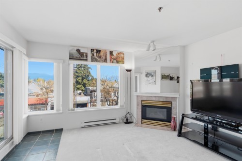 211-3250 Broadway W, Vancouver, BC 