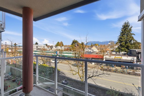 211-3250 Broadway W, Vancouver, BC 