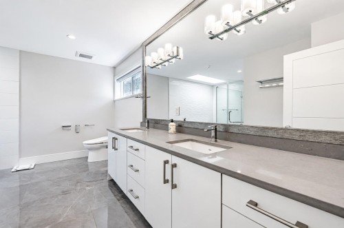 2374 35Th Avenue W, Vancouver, BC 