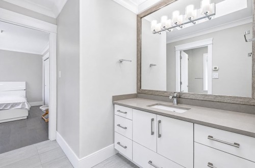 2374 35Th Avenue W, Vancouver, BC 