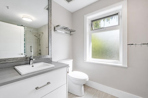 2374 35Th Avenue W, Vancouver, BC 