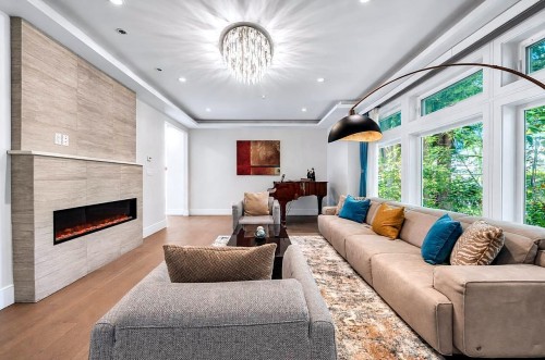2374 35Th Avenue W, Vancouver, BC 