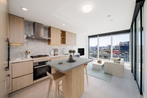 1305-1768 Cook Street  Vancouver, BC V5Y 0N3