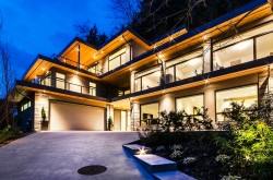 817 Younette Drive  West Vancouver, BC V7T 1T1