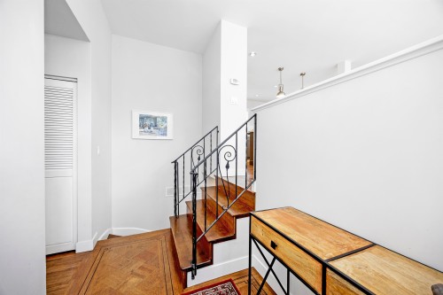 1388 20Th Street E, North Vancouver, BC 